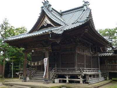 西白根の白根神社拝殿