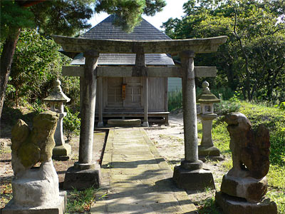 荒川神社境内の三南渡神社