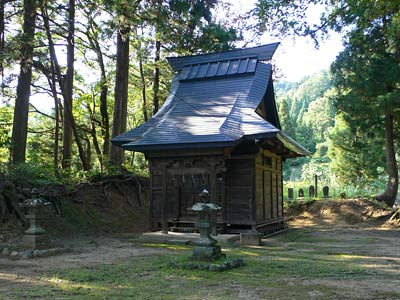 旧松代町菅刈の熊野神社社殿