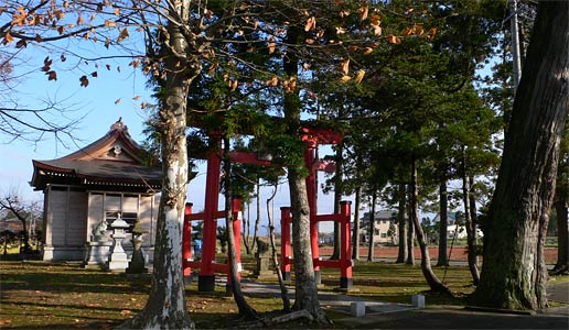 三島町瓜生の諏訪神社社地全景