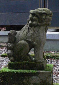 阿弥陀瀬白山神社狛犬（吽像）