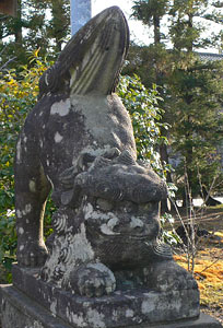 刈羽村割町新田の神明社狛犬（吽像）