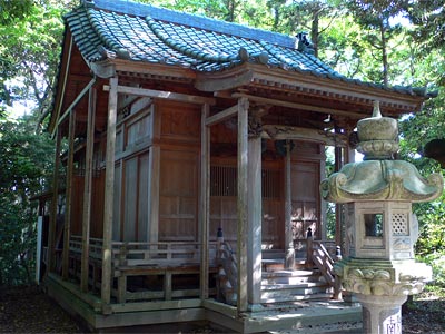 寺泊京ケ入の諏訪神社社殿