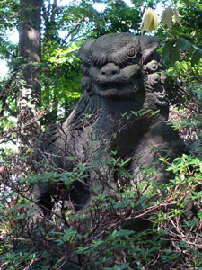 寺泊京ケ入の諏訪神社狛犬（左）