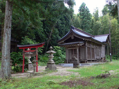 寺泊求草の諏訪神社社殿全貌