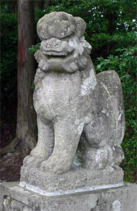 寺泊木島の熊野神社狛犬（阿像）