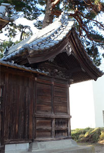 東中島諏訪神社本殿