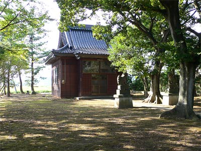 刈羽村新屋敷の諏訪神社社殿