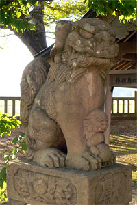 刈羽村井岡の石動神社狛犬（吽像）