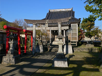 村上市泉町の稲荷神社