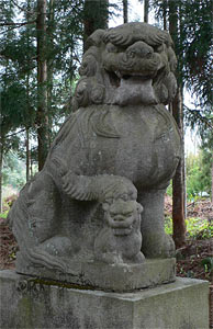 九島の熊野神社狛犬（阿像）