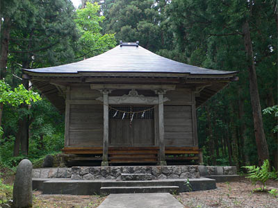関川村金俣の神明神社社殿正面