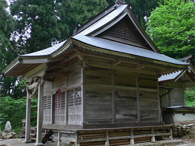 関川村大石の大山祇神社社殿