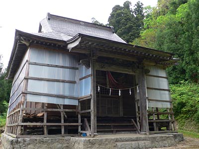 関川村安角の山神社社殿