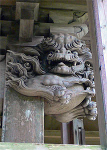 和島村阿弥陀瀬の白山神社拝殿の彫刻（右）