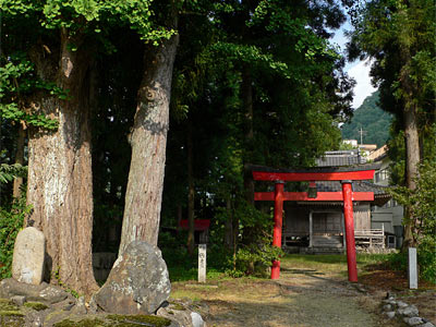 村上市茎太の熊野神社鳥居