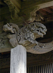 茎太の熊野神社拝殿向拝木鼻（右）