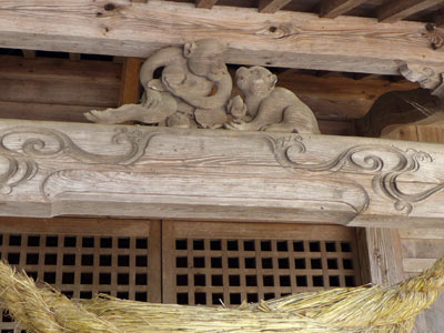 中条町山王の日枝神社拝殿彫刻