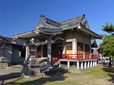 牡丹山の諏訪神社拝殿