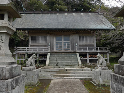 宿根木の白山神社拝殿（正面）