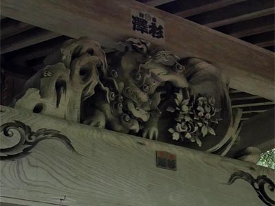 旧吉川町東鳥越の神明社拝殿向拝彫刻