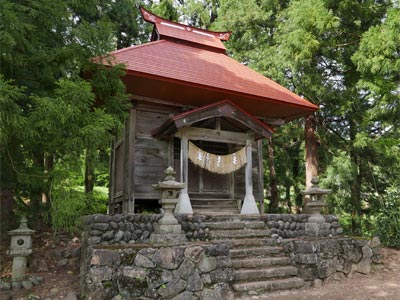 旧吉川町坪野の白山神社社殿