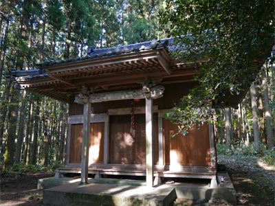 村上市下渡の熊野神社社殿