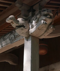 村上市下渡の熊野神社社殿装飾