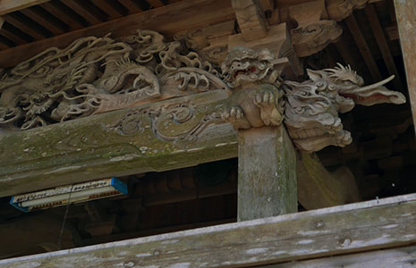 長岡市上樫出の諏訪社拝殿彫刻