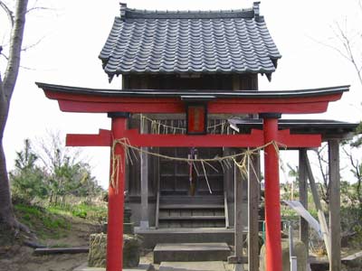 境内の秋葉神社