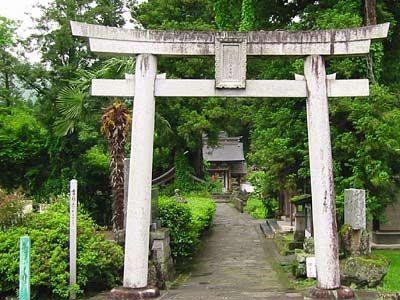 湯布院の宇奈岐日女神社遠景