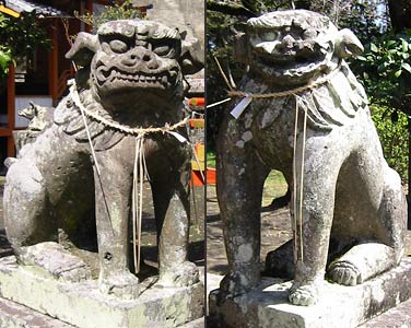 拝殿前の狛犬