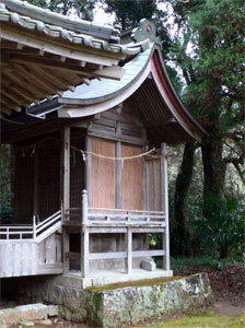 東椎屋の熊野神社本殿
