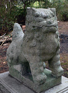 大分市竹中の竹中神社狛犬（吽像）