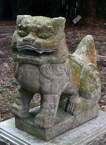 大分市竹中の竹中神社狛犬（阿像）