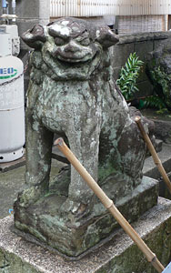 住吉神社境内狛犬（阿像）
