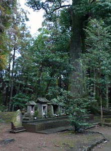 横瀬の林神社境内石祠