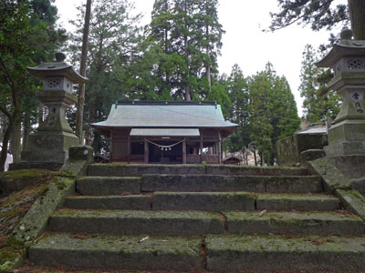 久住町の建宮神社参道から社殿を見る
