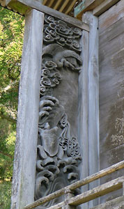 直入町長湯の湯原天満社拝殿脇障子彫刻（左）