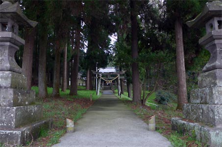 大分市上芹の熊野神社参道