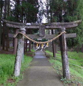 上芹の熊野神社鳥居
