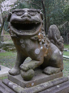大分市上芹の熊野神社狛犬（阿）
